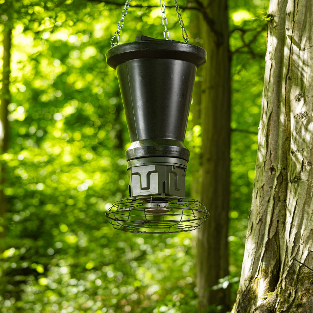 AVTOMATSKA KRMILNA NAPRAVA EUROHUNT EVOLUTION 2.0 12 V S SOLARNIM PANELOM IN BATERIJO - slika 3